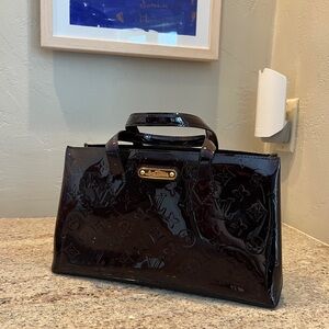 Louis Vuitton Wilshire Handbag Monogram Vernis PM- NEW never worn